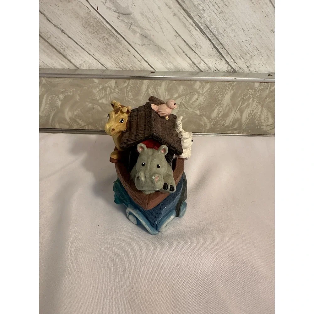 Vintage Noah's Ark Resin Trinket Box Figurine Animals